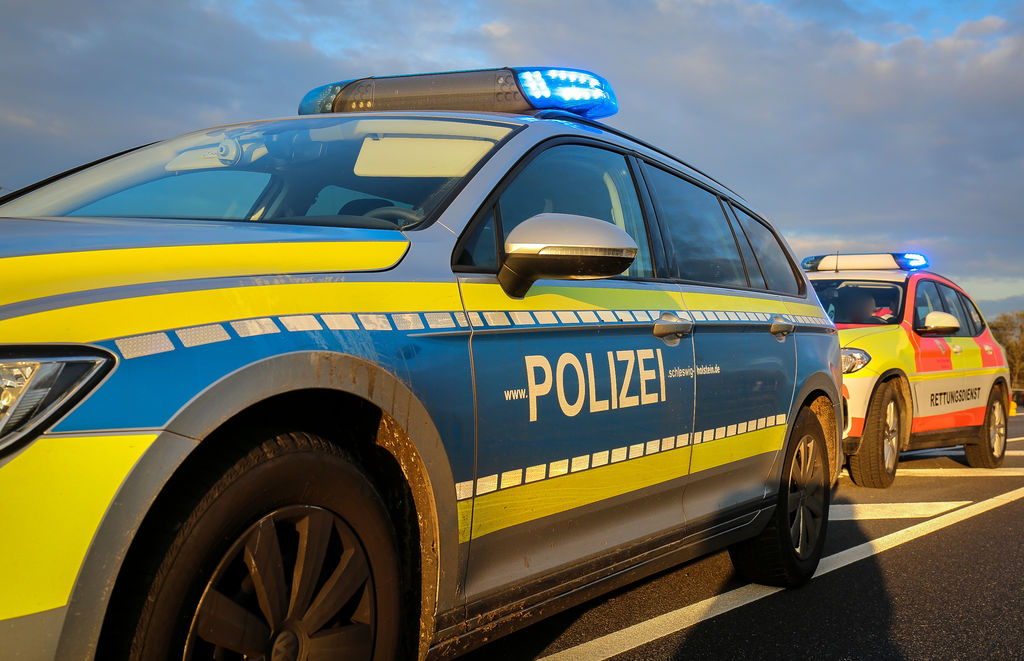 17-Jährige Jugendliche von Auto erfasst - schwer verletzt - www.foerde.news